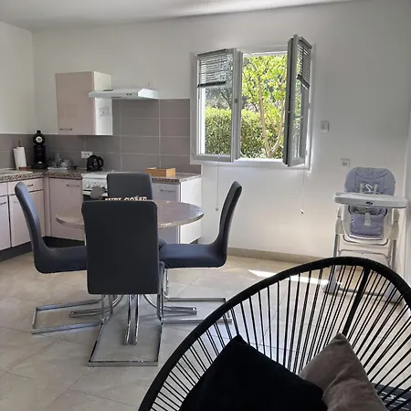 Appartement Romana 34 *