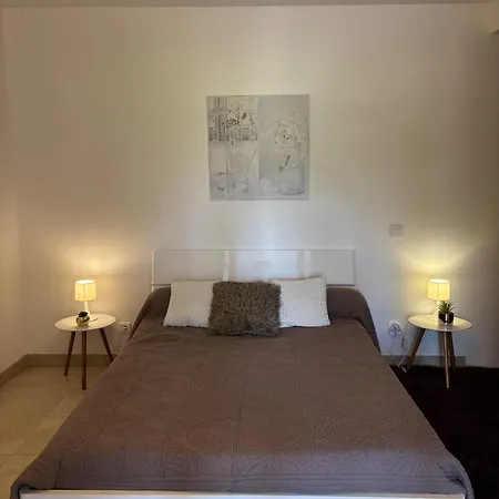 Romana 34 Apartment Puissalicon