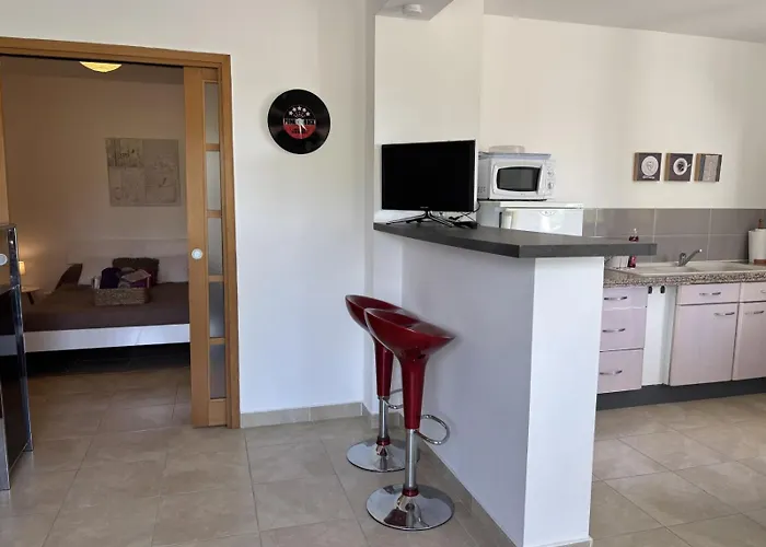 Romana 34 Apartman Puissalicon